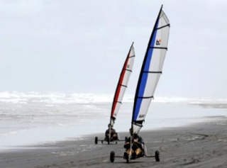  Sand yachting school